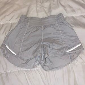 Lululemon Hotty Hot Shorts 4”